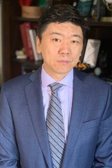 Dr. Yang's faculty bio picture
